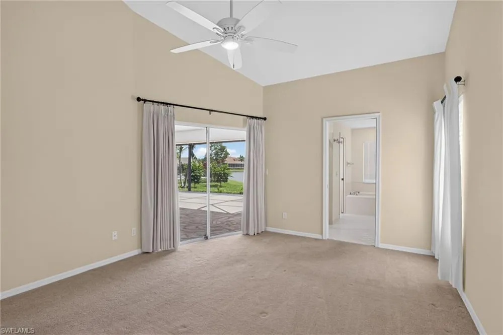 2126 E Crown PT Naples, FL 34112