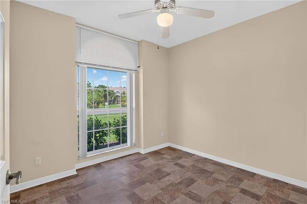 2126 E Crown PT Naples, FL 34112