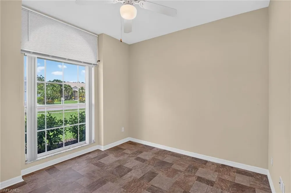 2126 E Crown PT Naples, FL 34112