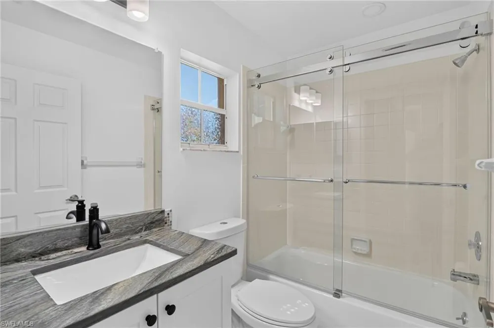 2126 E Crown PT Naples, FL 34112