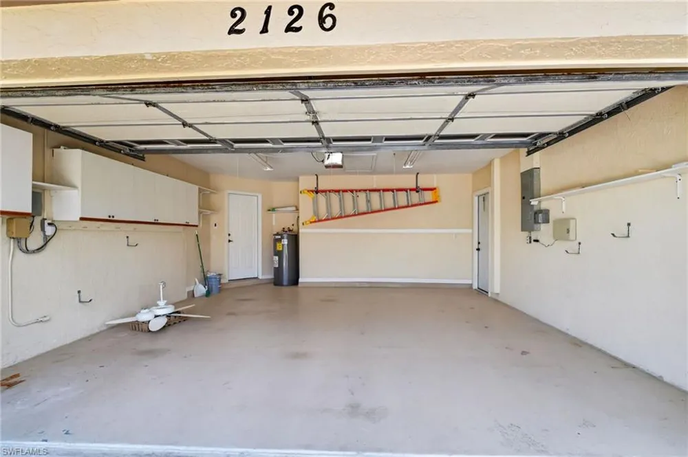 2126 E Crown PT Naples, FL 34112
