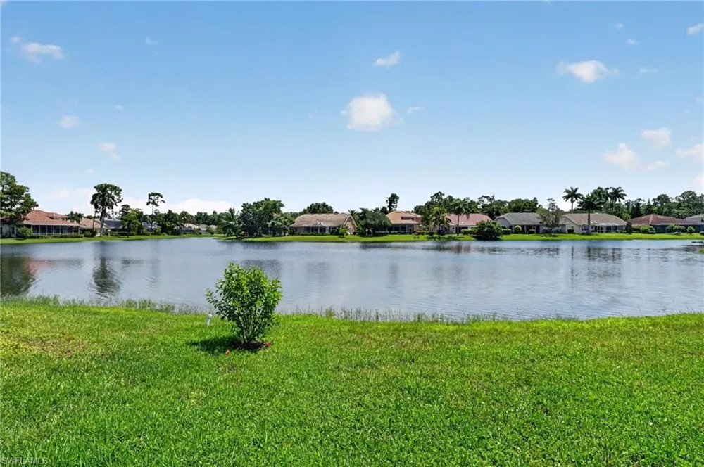 2126 E Crown PT Naples, FL 34112