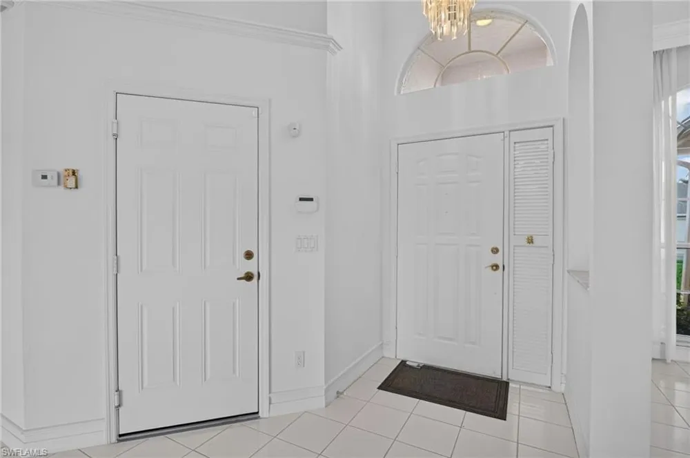 2126 E Crown PT Naples, FL 34112