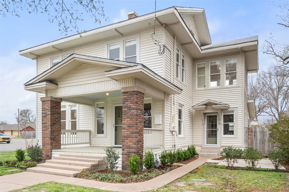1106 W 4th Avenue Corsicana, TX 75110