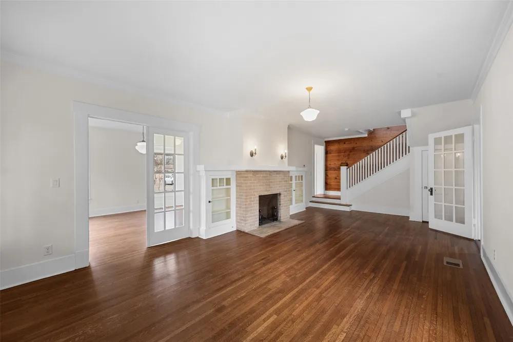 1106 W 4th Avenue Corsicana, TX 75110