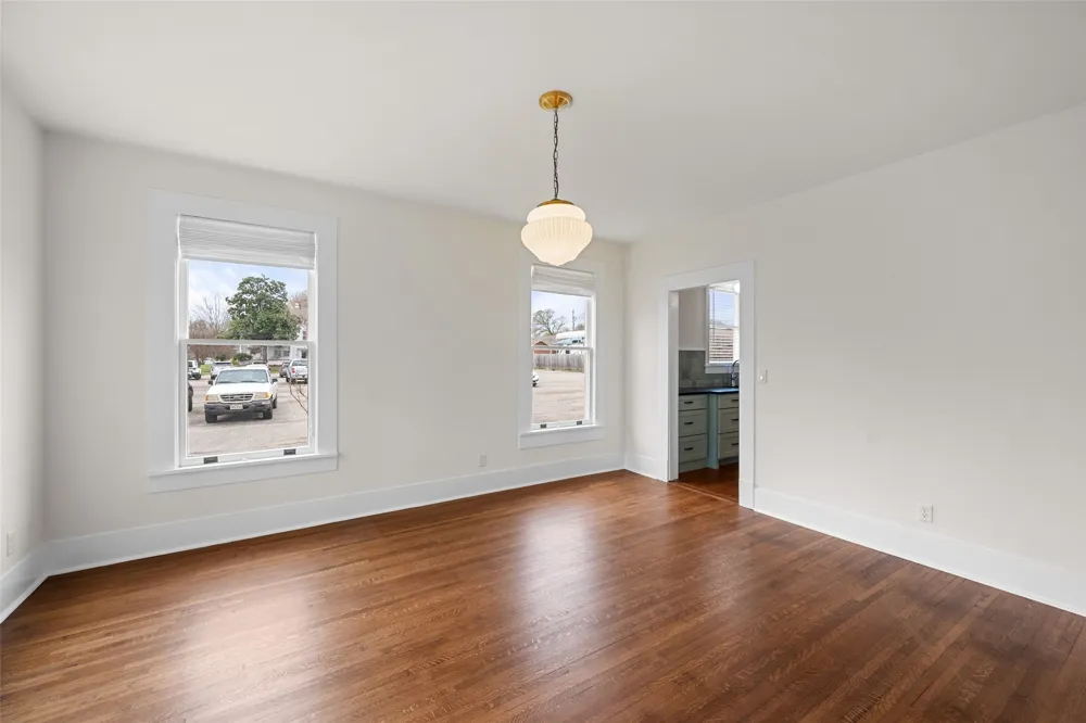 1106 W 4th Avenue Corsicana, TX 75110