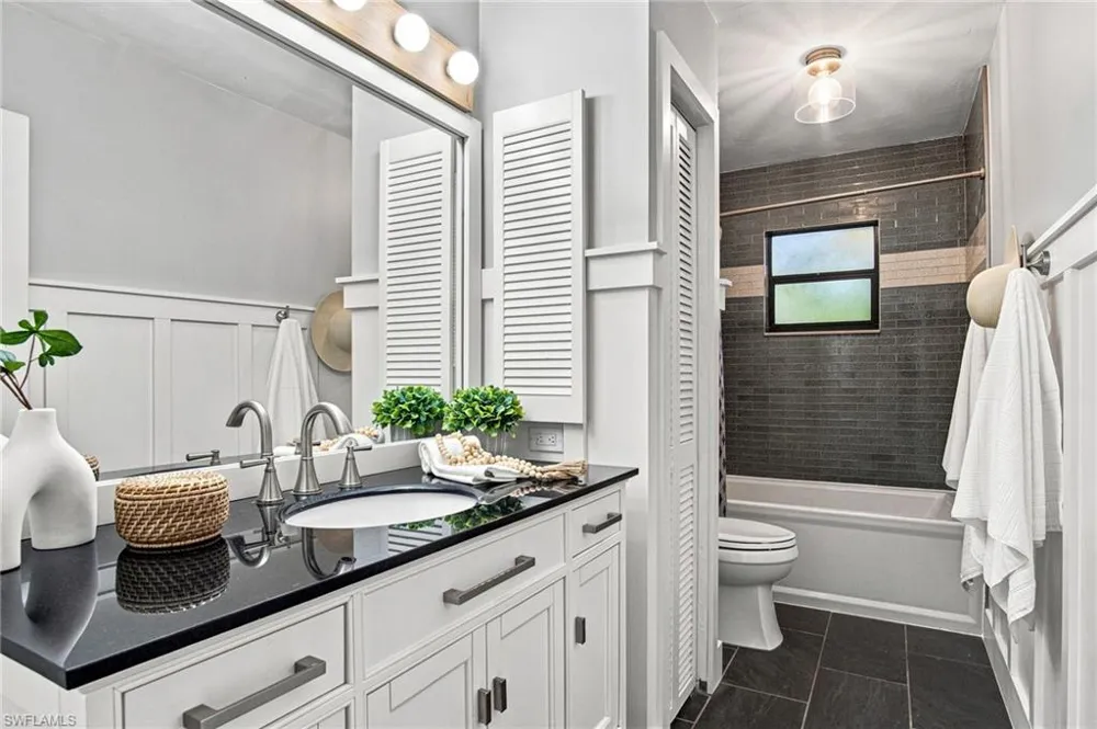 4971 Hickory Wood Drive Naples, FL 34119
