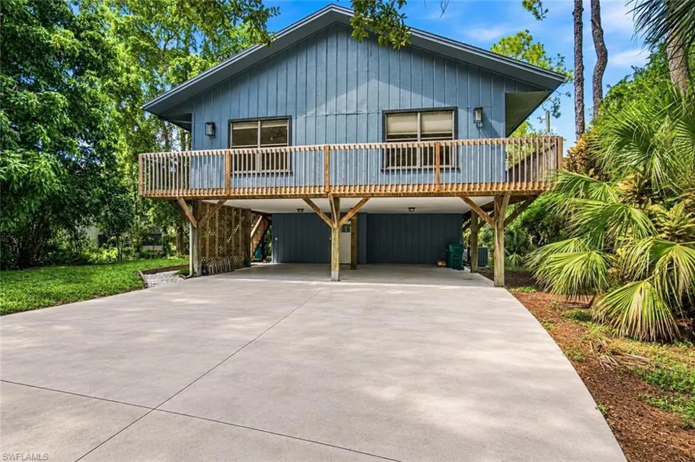 4971 Hickory Wood Drive Naples, FL 34119