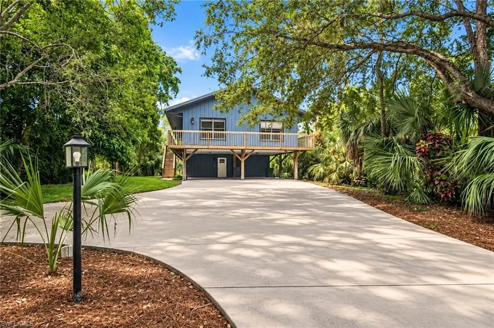 4971 Hickory Wood Drive Naples, FL 34119