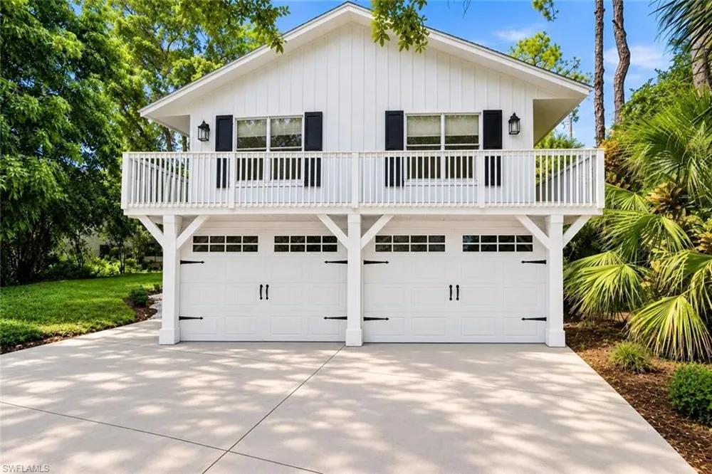 4971 Hickory Wood Drive Naples, FL 34119