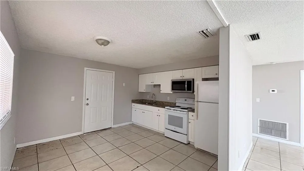 5537 10th Avenue Fort Myers, FL 33907