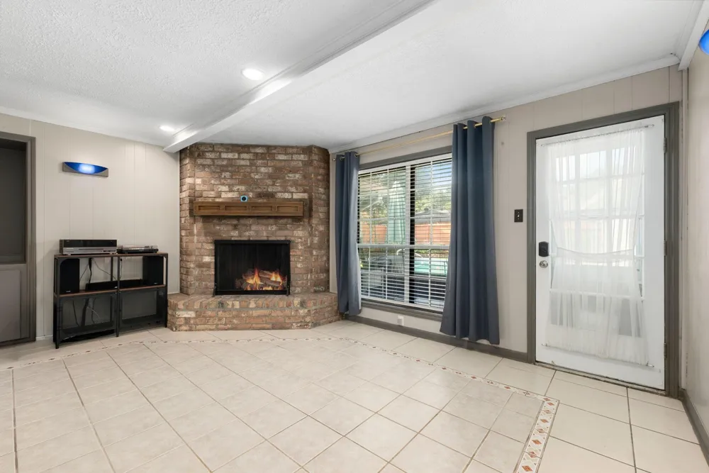 1858 Eagle Falls Drive Street Hockley, TX 77077
