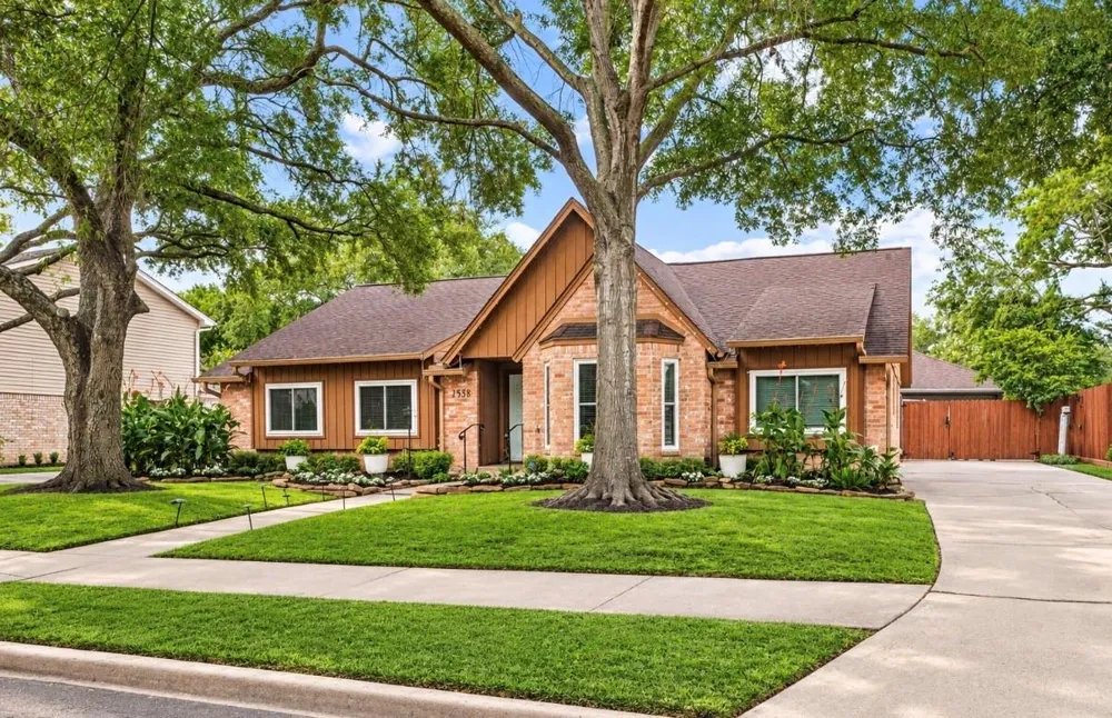 1858 Eagle Falls Drive Street Hockley, TX 77077