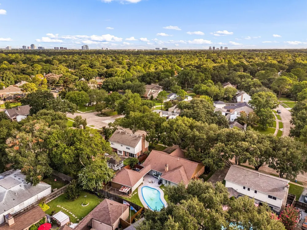 1858 Eagle Falls Drive Street Hockley, TX 77077