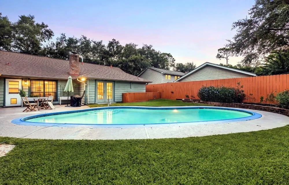 1858 Eagle Falls Drive Street Hockley, TX 77077