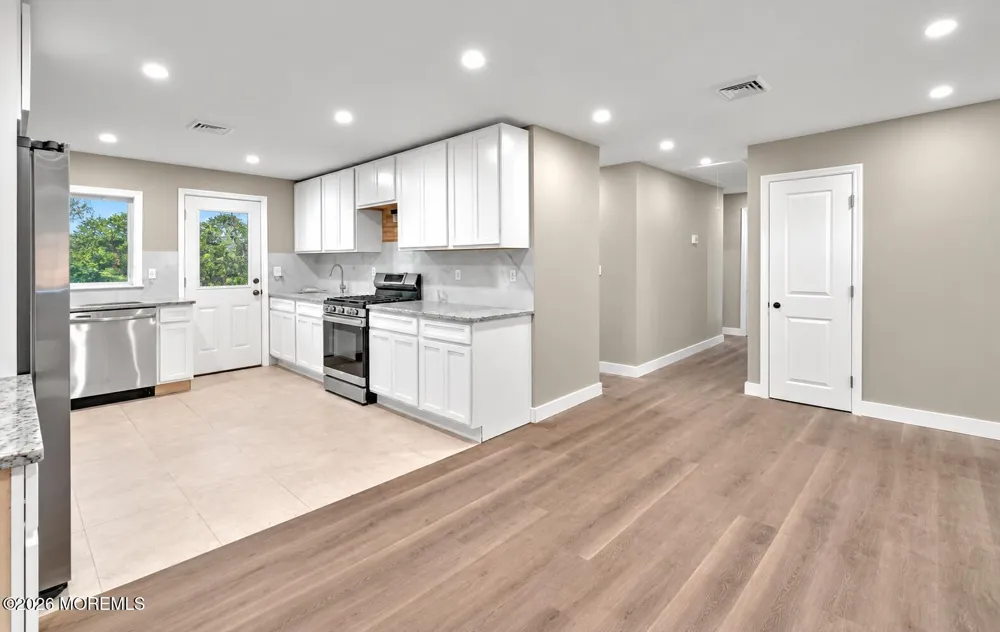 192 W 5th Street Howell, NJ 07731