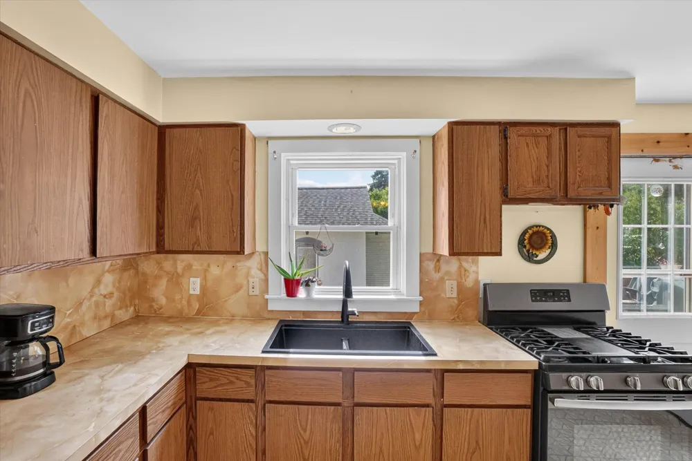 671 Jackson Street Ionia City, MI 48846