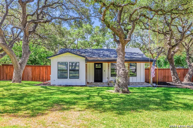 221 W HIGHLAND DR Boerne, TX 78006
