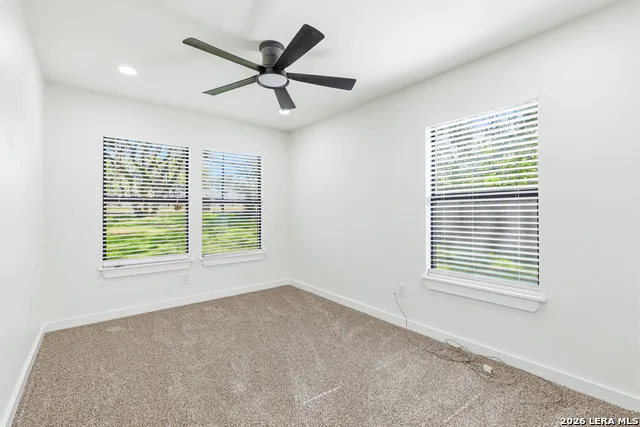 221 W HIGHLAND DR Boerne, TX 78006