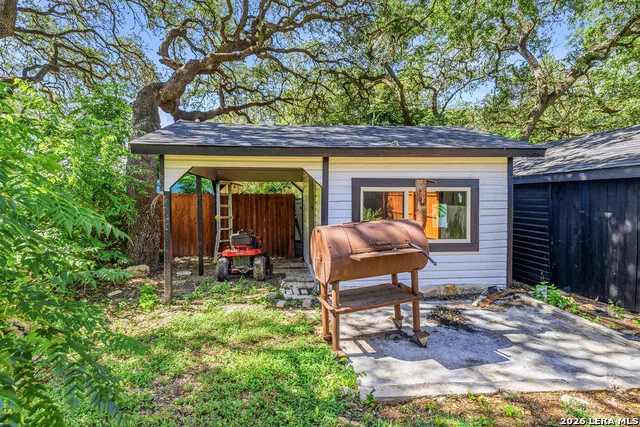 221 W HIGHLAND DR Boerne, TX 78006