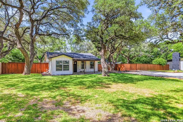 221 W HIGHLAND DR Boerne, TX 78006