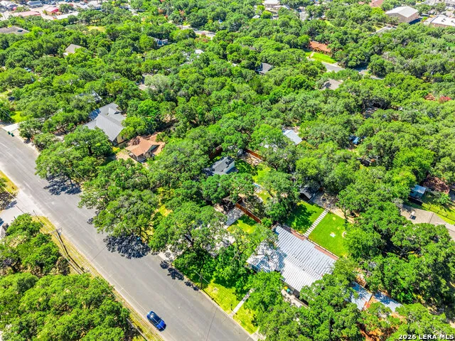 221 W HIGHLAND DR Boerne, TX 78006