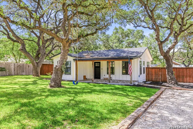 221 W HIGHLAND DR Boerne, TX 78006