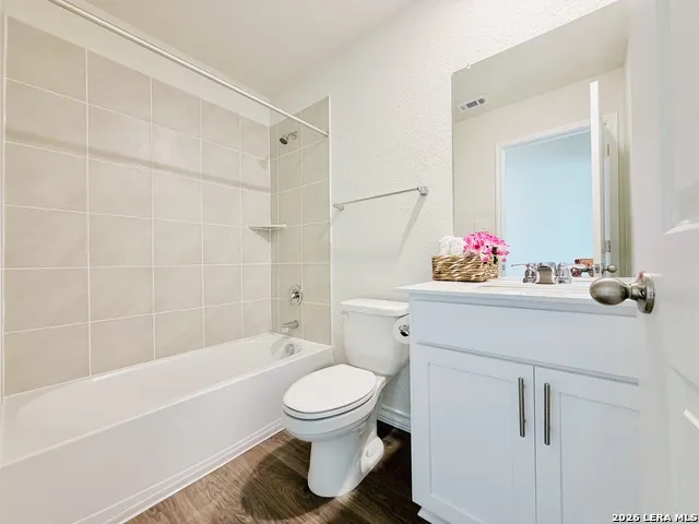 4914 Forward Swing San Antonio, TX 78261