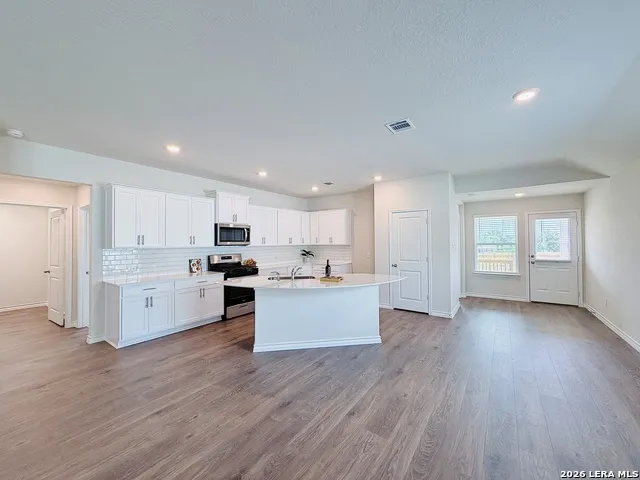 4914 Forward Swing San Antonio, TX 78261