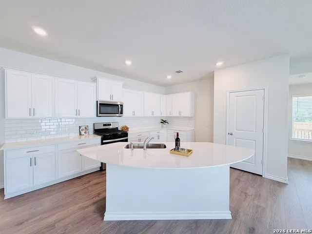 4914 Forward Swing San Antonio, TX 78261