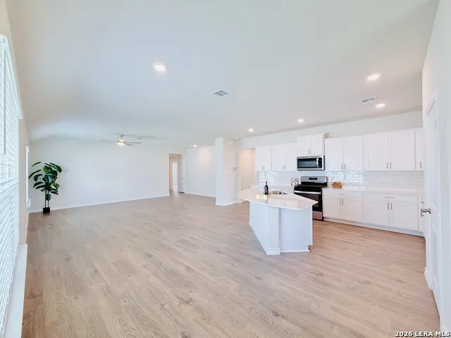 4914 Forward Swing San Antonio, TX 78261