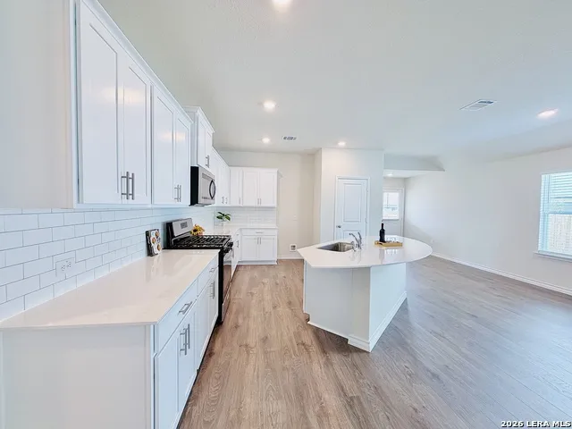 4914 Forward Swing San Antonio, TX 78261