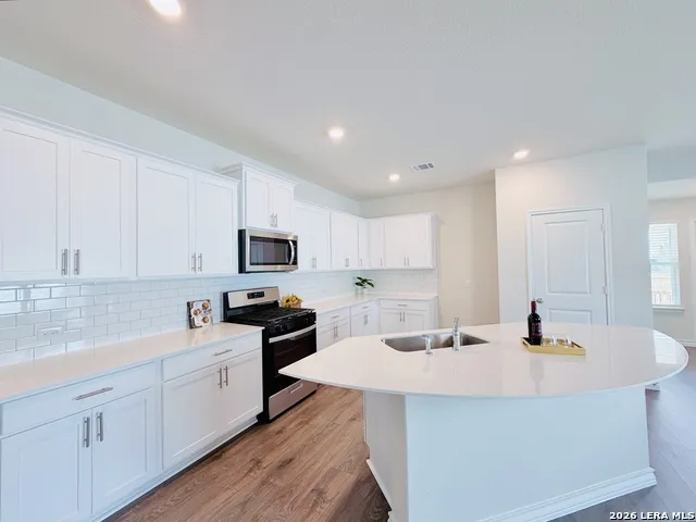 4914 Forward Swing San Antonio, TX 78261
