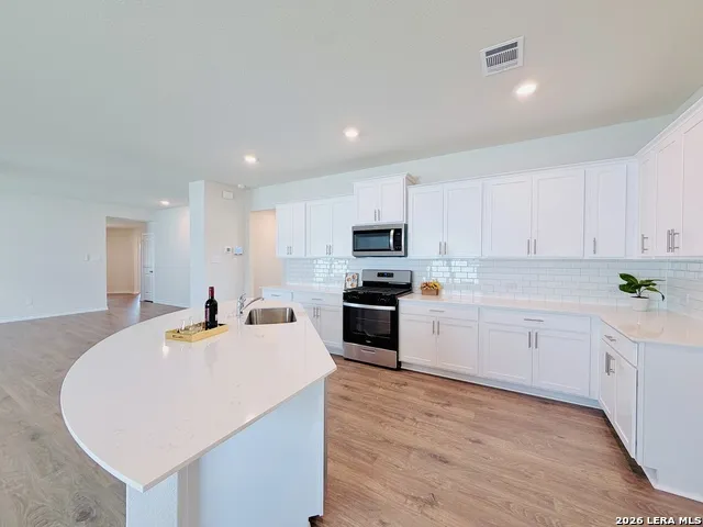 4914 Forward Swing San Antonio, TX 78261