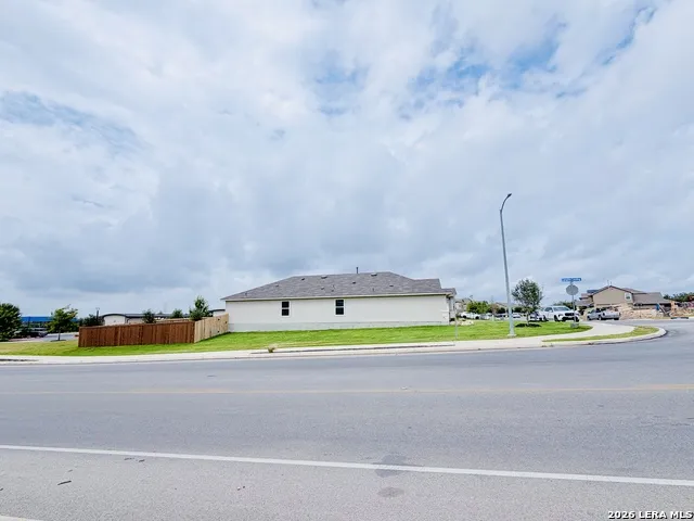 4914 Forward Swing San Antonio, TX 78261