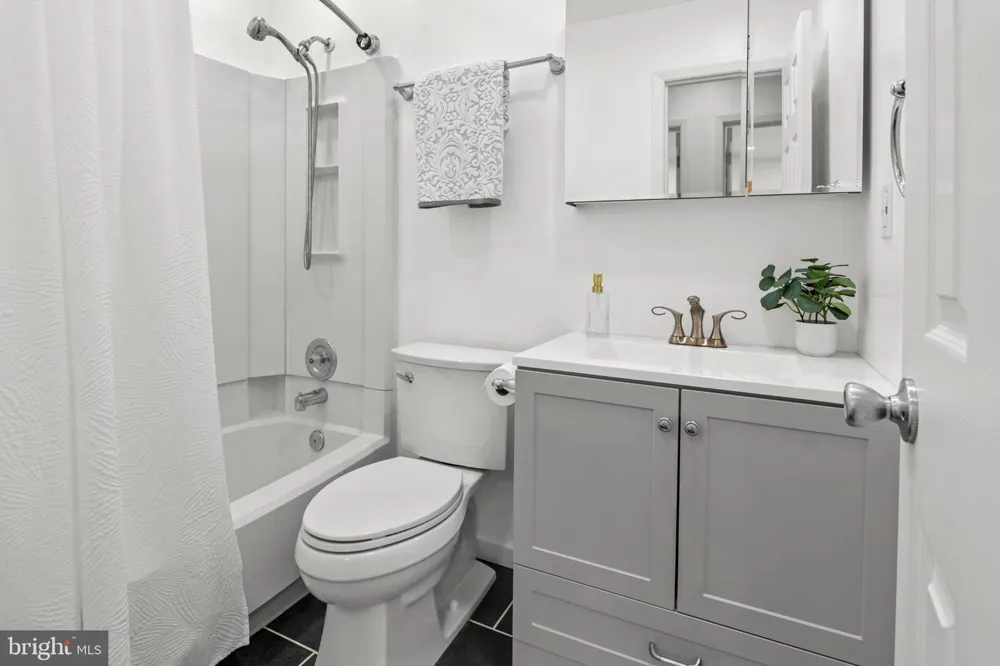 1740 WOODTREE CIRCLE Annapolis, MD 21409
