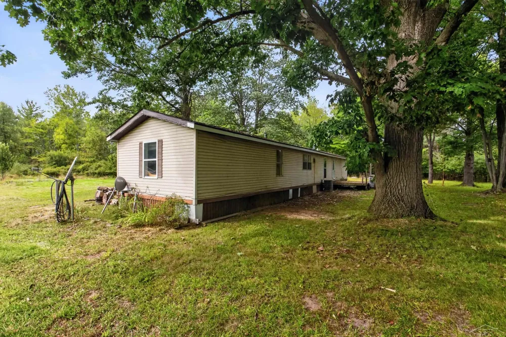 4960 Skenes Road Edenville Township, MI 48657