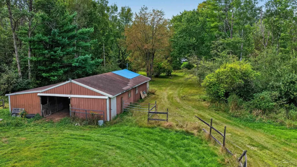 4960 Skenes Road Edenville Township, MI 48657