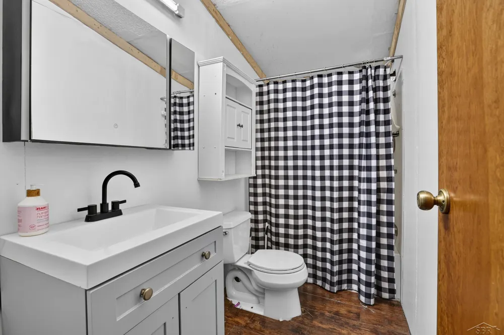 4960 Skenes Road Edenville Township, MI 48657