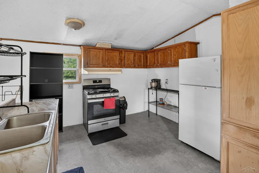 4960 Skenes Road Edenville Township, MI 48657