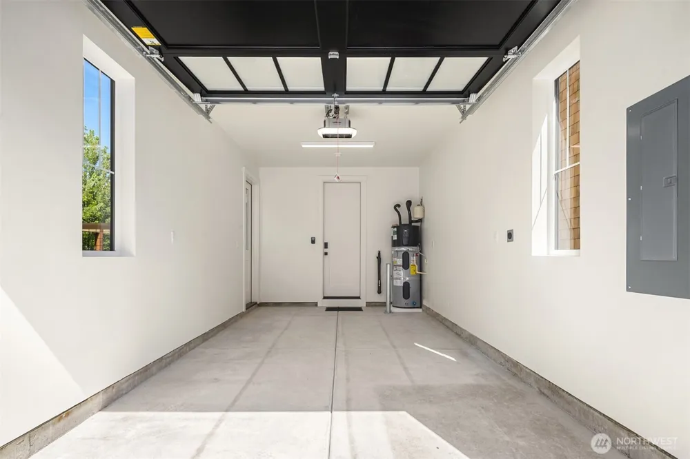 9323 126th Avenue NE Kirkland, WA 98033
