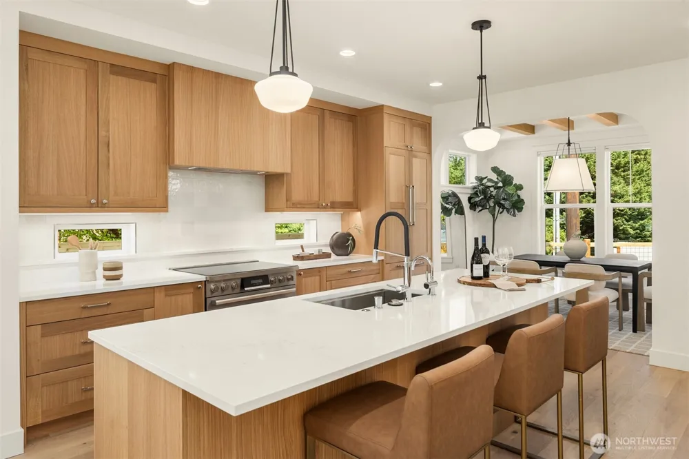 9331 126th Avenue NE Kirkland, WA 98033