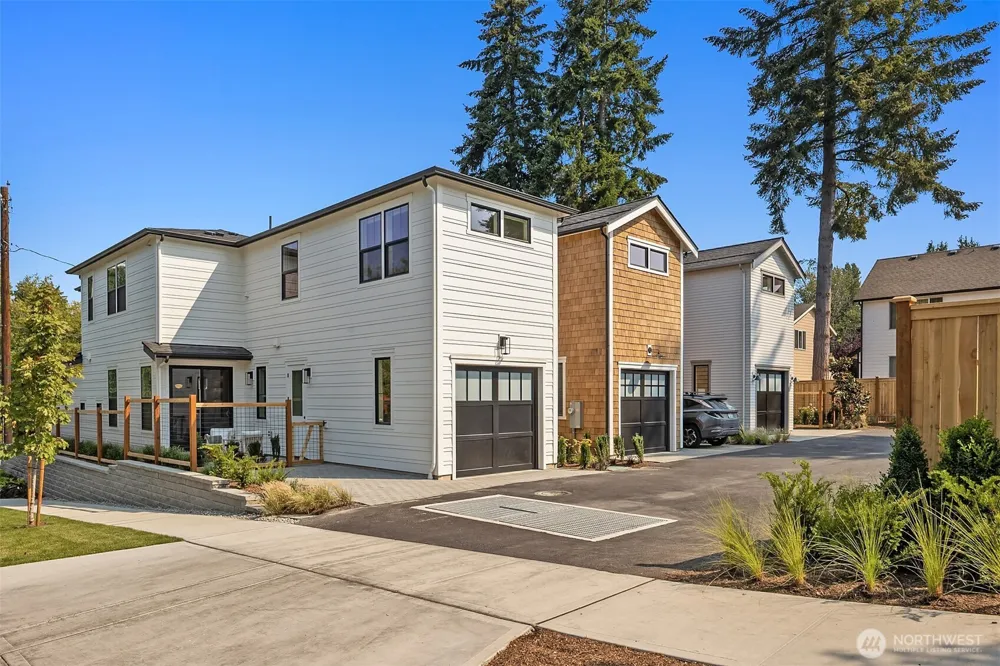 9331 126th Avenue NE Kirkland, WA 98033