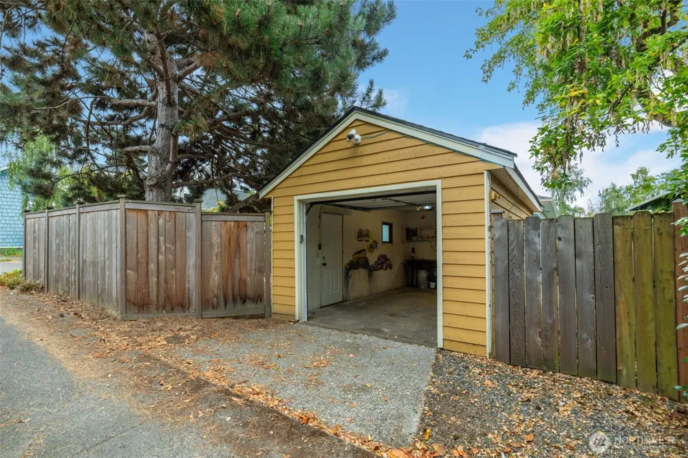 1820 S Weller Street Seattle, WA 98144