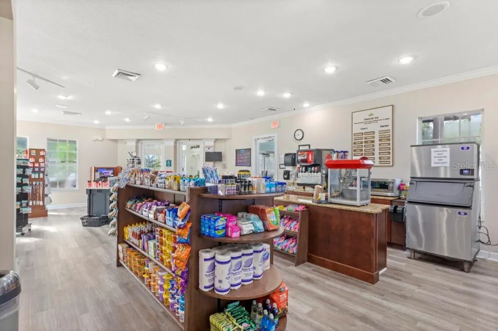8010 KING PALM CIRCLE Kissimmee, FL 34747