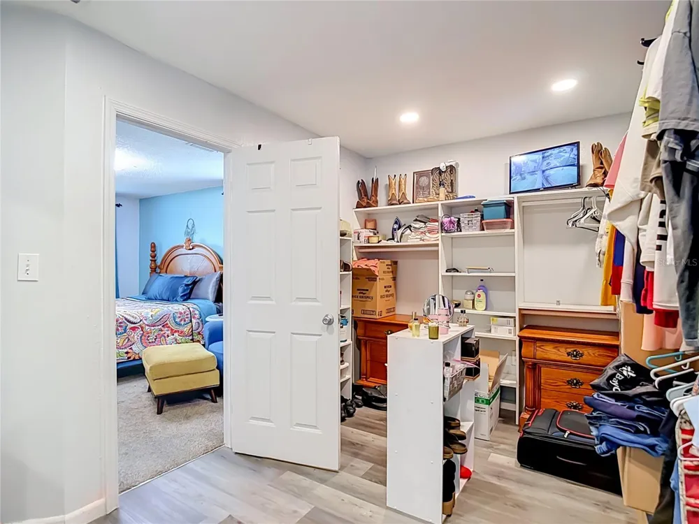 201 E WHEELER ROAD Seffner, FL 33584
