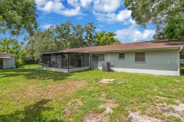 12009 WATERSIDE COURT Tampa, FL 33612