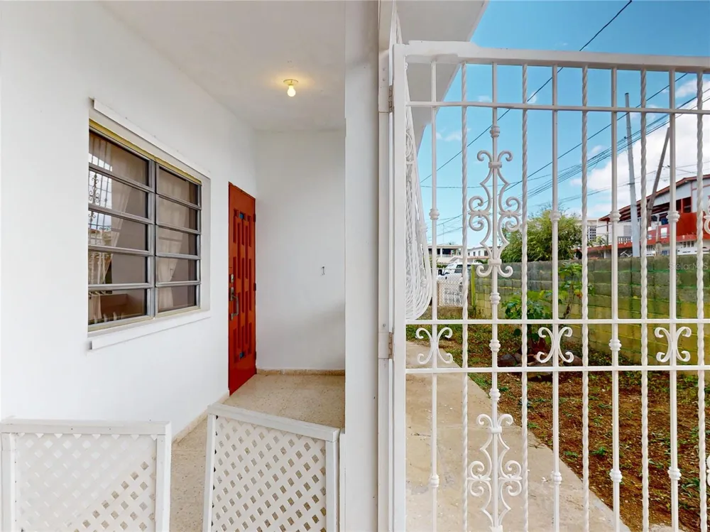 13 CALLE LOS ROBLES, URB REPARTO ROBLES Anasco, PR 00610