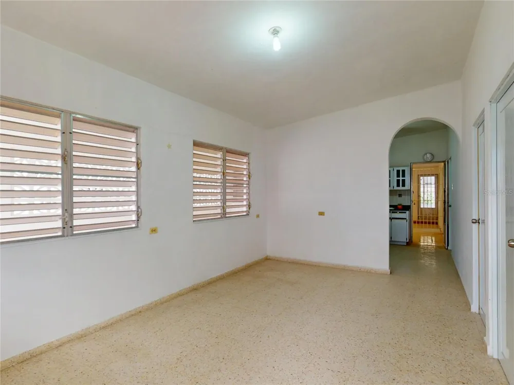 13 CALLE LOS ROBLES, URB REPARTO ROBLES Anasco, PR 00610