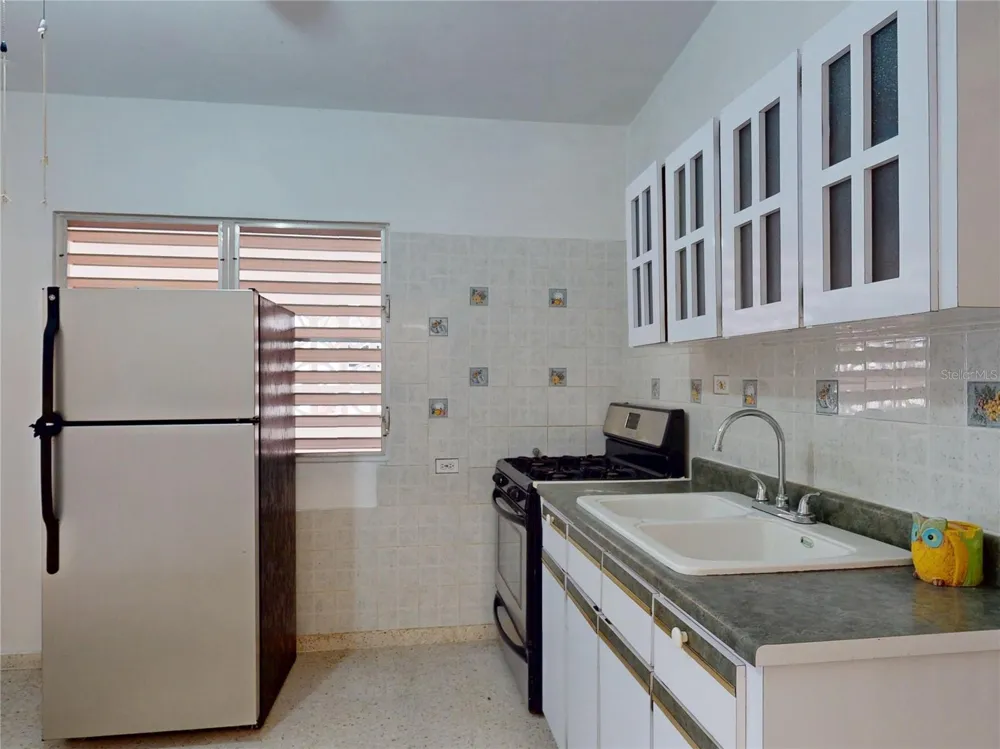 13 CALLE LOS ROBLES, URB REPARTO ROBLES Anasco, PR 00610
